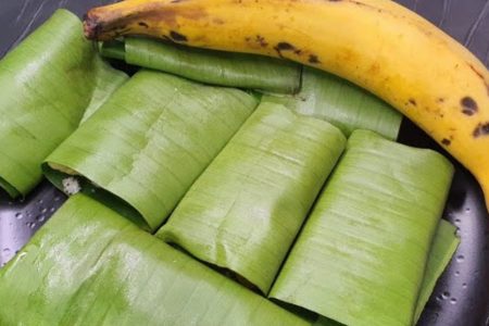 നേന്ത്രപ്പഴം കൊണ്ട് വാഴയിലയിൽ ആവിയിൽ വേവിച്ചെടുക്കുന്ന ഒരു സൂപ്പർ നാലുമണി പലഹാരം ഇതാ.!! | Banana Steamed Evening Snack Recipe