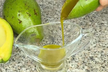 അവക്കാഡോ ഓയിൽ തയാറാക്കാൻ ഇത്ര എളുപ്പമായിരുന്നോ ? വണ്ണം കുറയ്ക്കാനും ശരീരത്തിലെ വീക്കം കുറയ്ക്കാനും, സന്ധിവാതത്തിനും ഇതിനും ബെസ്റ്റ് വേറെ ഇല്ല.. | Avocado Oil Extract
